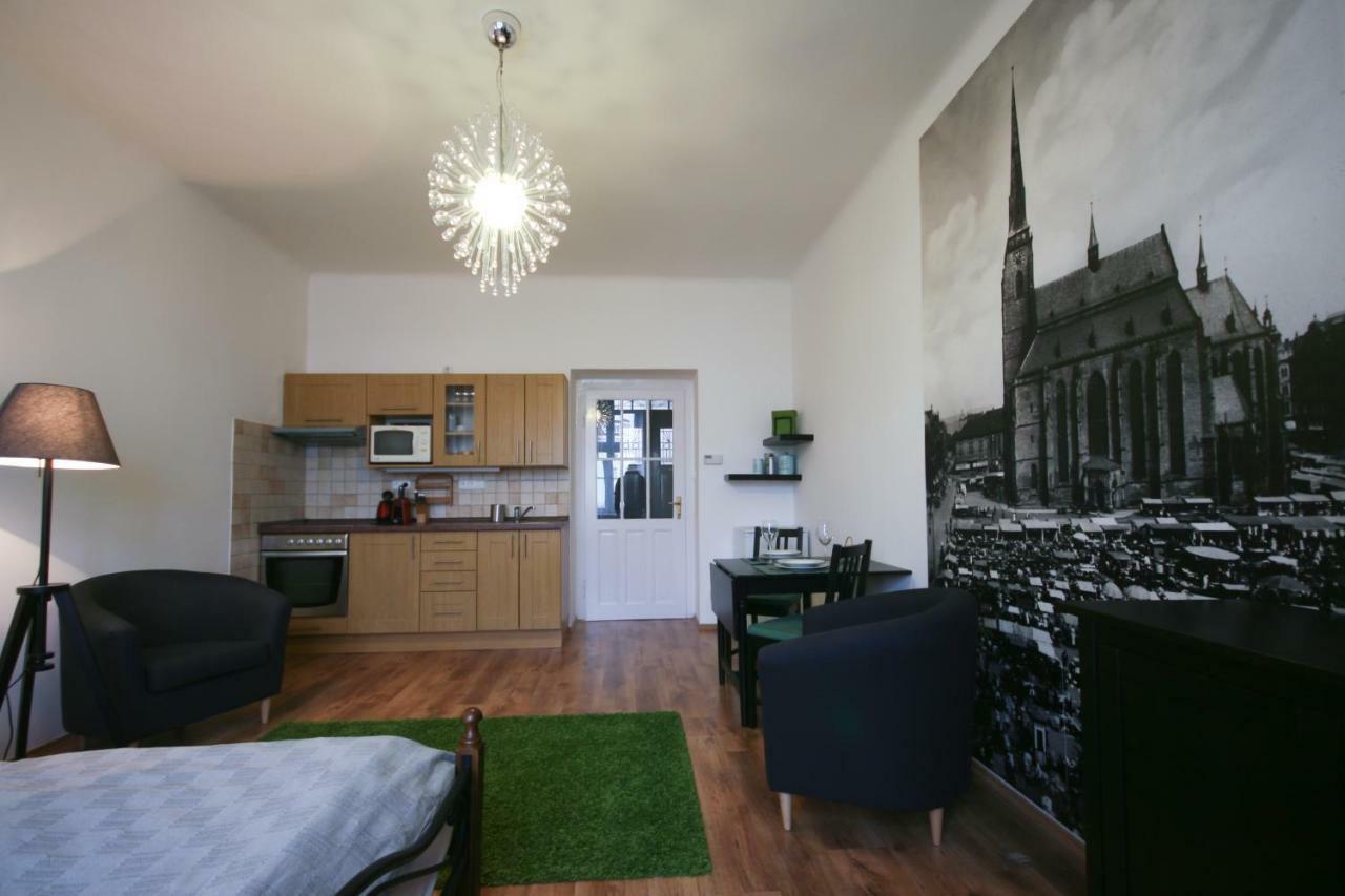 Apartman Mrakodrap Pilsen Exterior foto